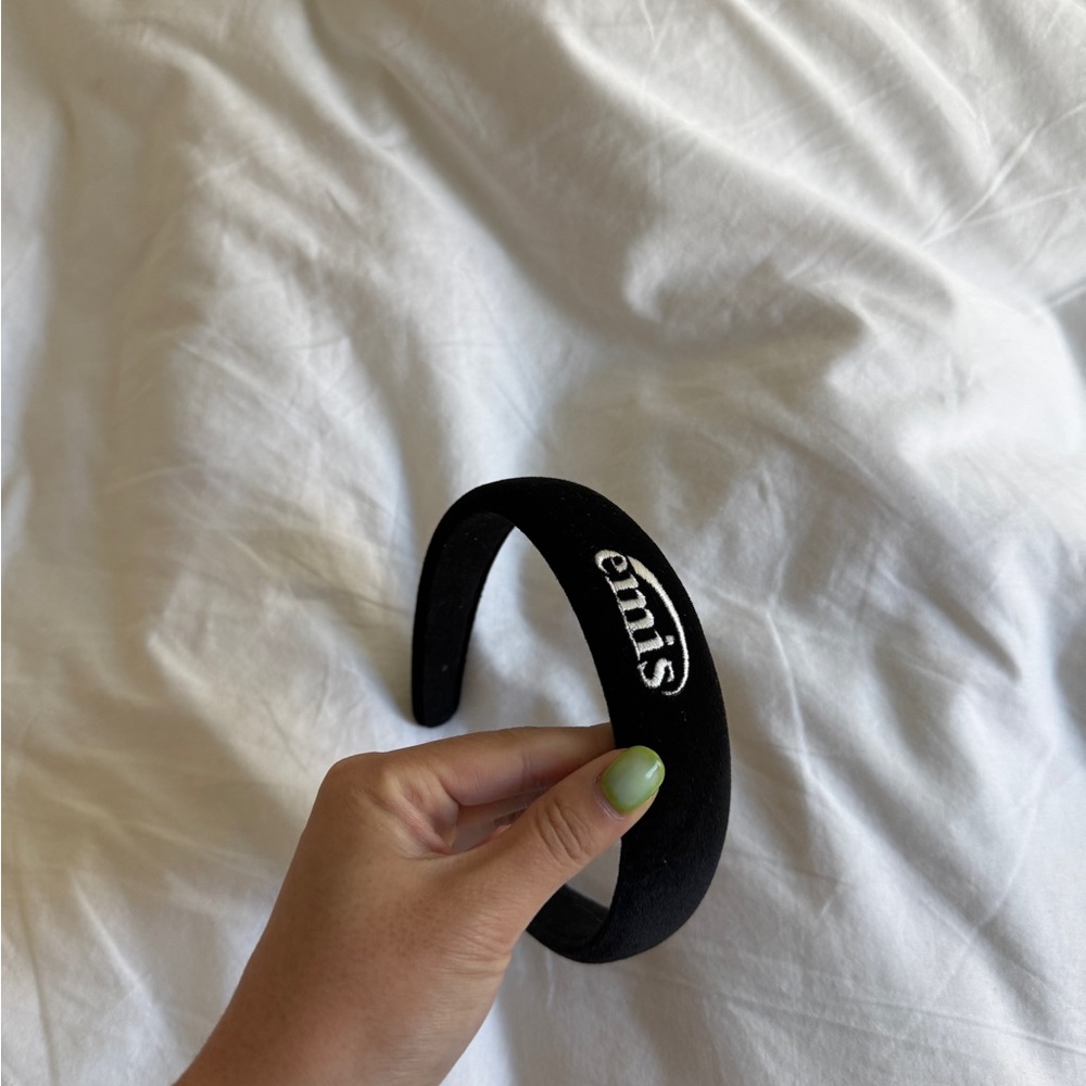 NWOT Korean brand EMIS headband!